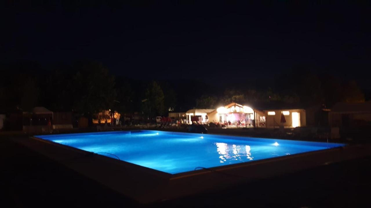 Camping Le Pre Cathare Lavelanet Exterior foto