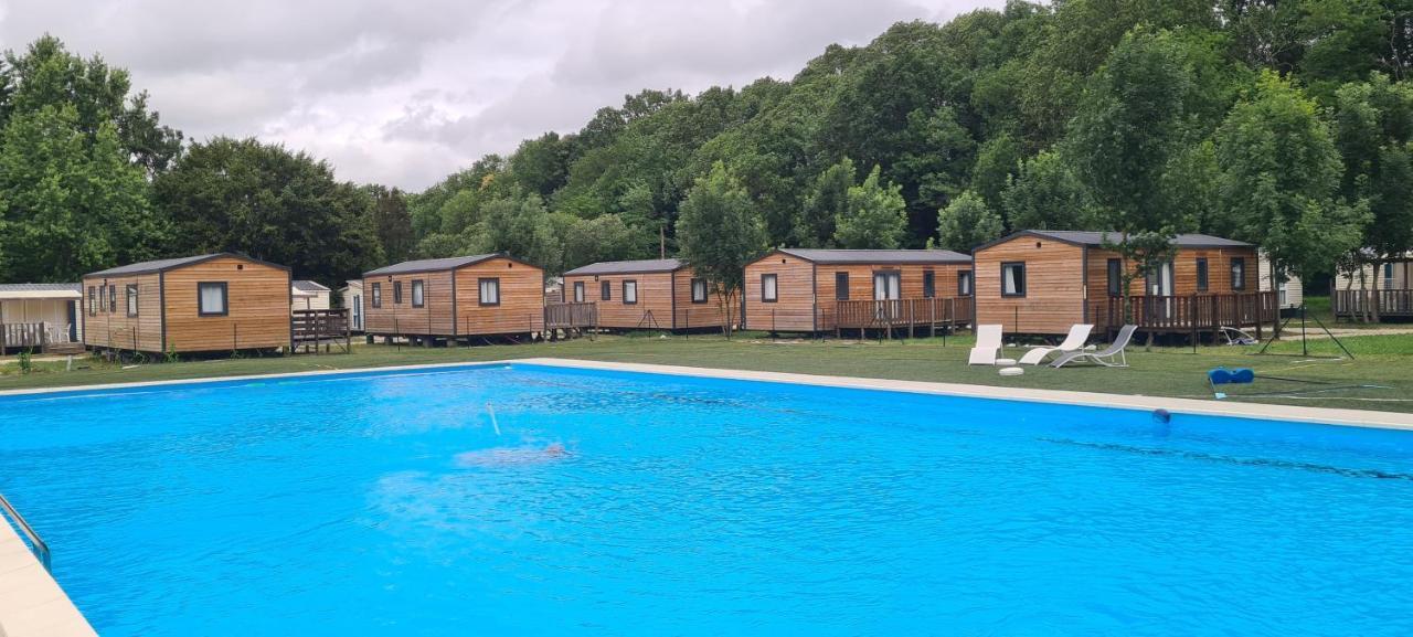 Camping Le Pre Cathare Lavelanet Exterior foto