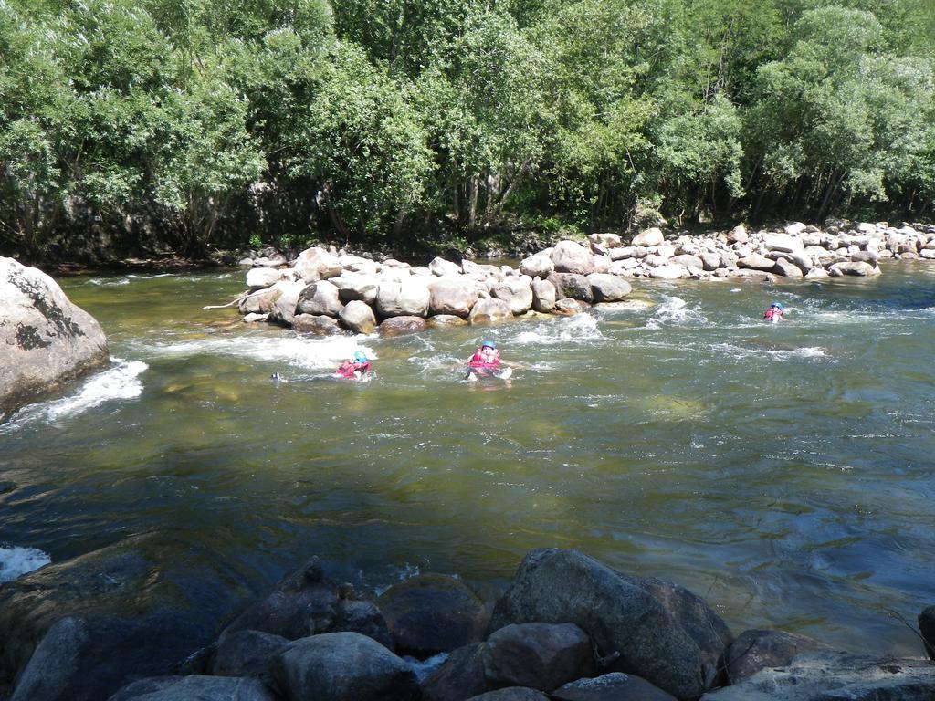 Camping Le Pre Cathare Lavelanet Exterior foto